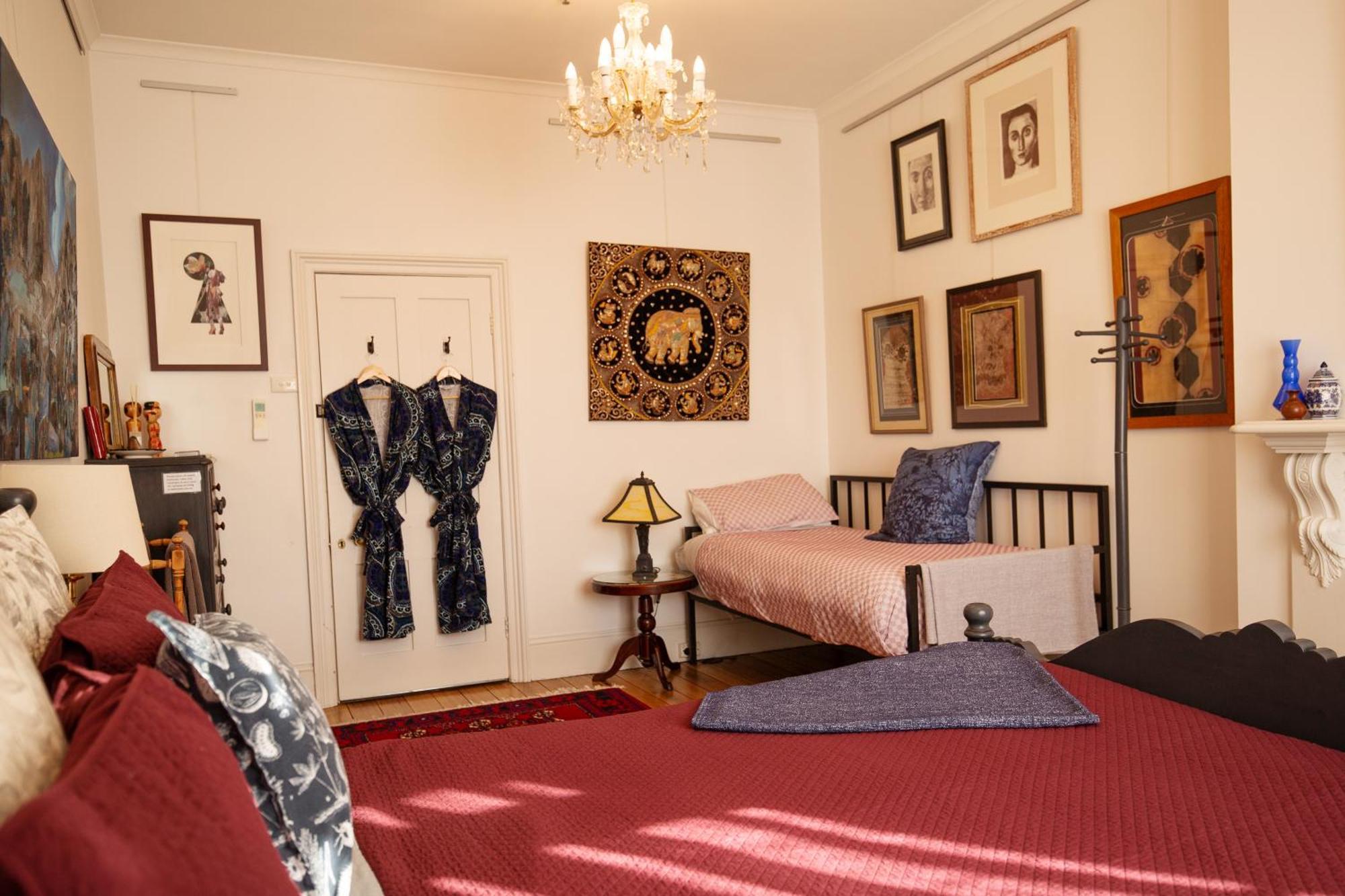Assemblage Boutique Art B & B Χόμπαρτ Εξωτερικό φωτογραφία
